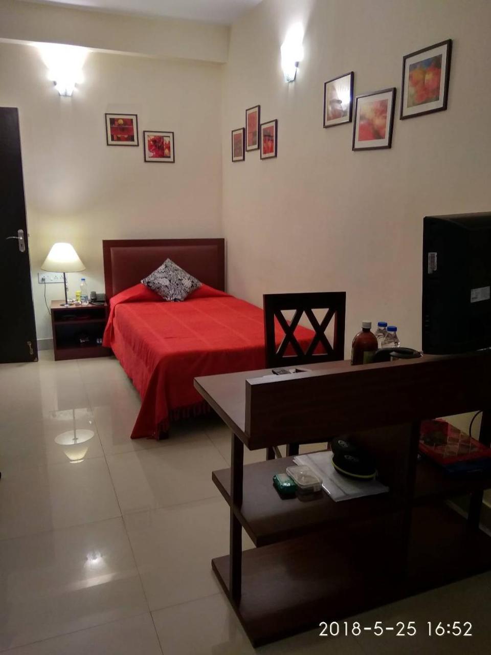 Red Arrow Residency Hotel Kolkata Bagian luar foto