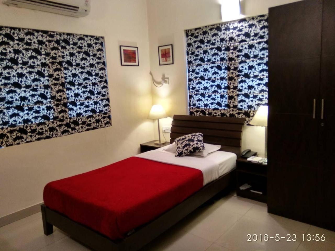 Red Arrow Residency Hotel Kolkata Bagian luar foto